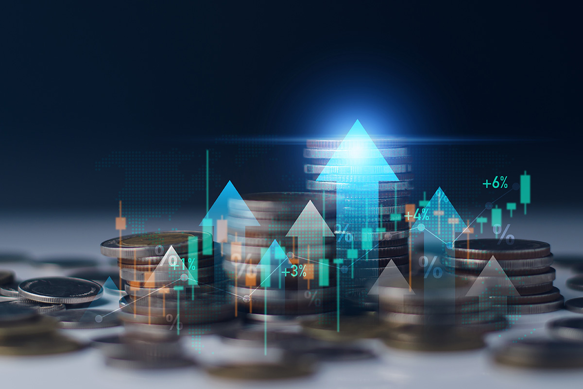    Со временем деньги дешевеют — и чтобы этого не происходило, они должны приносить доход. Источник: Shutterstock