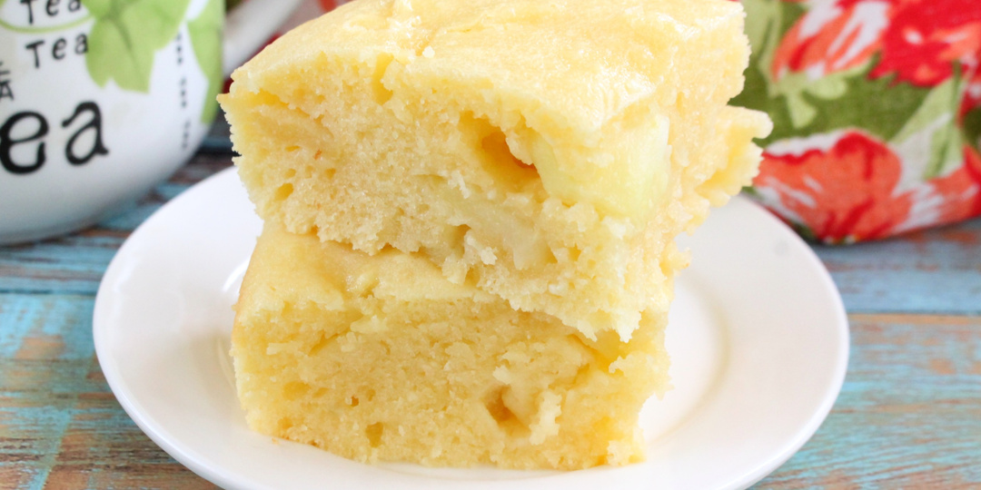 Быстрый пирог с яблоками и творогом