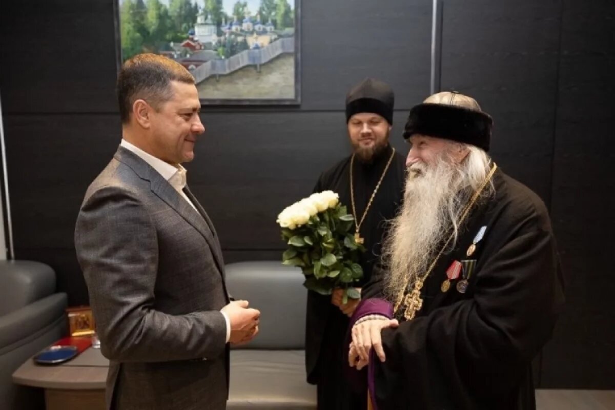    Протоирею Олегу Тэору вручили медаль «За заслуги перед Псковской областью»