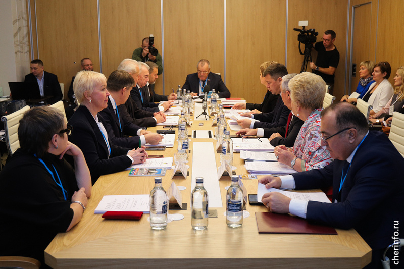    В список включат проведение приемов граждан, работу в соцсетях, участие в проектах