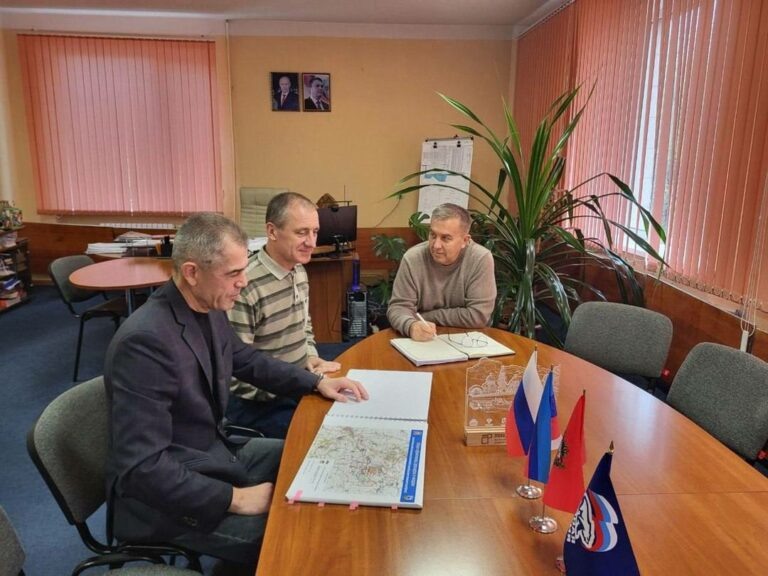    Оренбуржцы помогают подготовить к зиме объекты подшефного Перевальского района ЛНР Белов Михаил Александрович