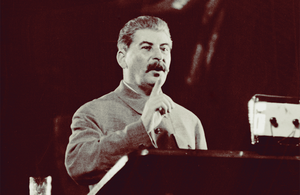 И.В. Сталин во время выступления на предвыборном собрании Сталинского избирательного округа Москвы в Большом театре СССР. / Москва. 11.12.1937 г. / Фотограф: М. Калаш / РГАКФФД. Арх.№ 0-292704