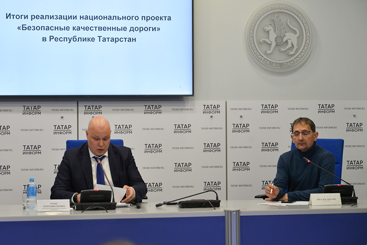    По словам Чукина, проведена проверка более 1,1 тыс. единиц техники, в том числе 300 комбинированных машин, которые будут задействованы в уборке снега в зимний период.   
Фото: mindortrans.tatarstan.ru