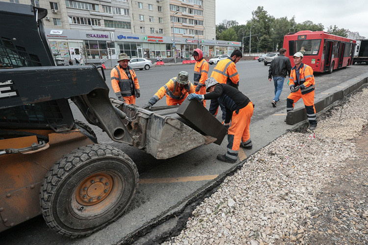    Всего на дорожные работы в Татарстане в 2024 году предусмотрено 82,9 млрд рублей, что на 9,1 млрд меньше, чем в прошлом.   
Фото: «БИЗНЕС Online»