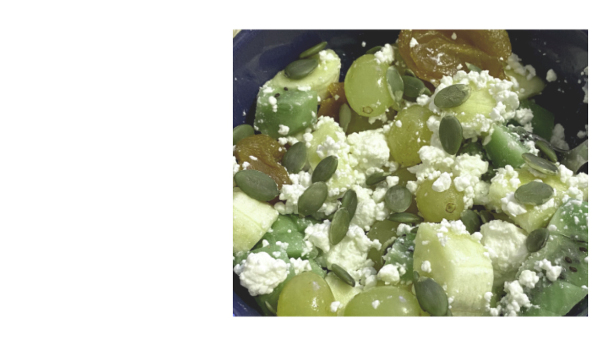 Второй завтрак, Творог, виноград, киви, курага, тыквенные семечки, банан