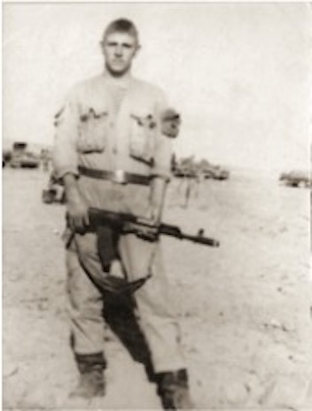 Командир БМД № 500 гвардии сержант Павел Вопилин 