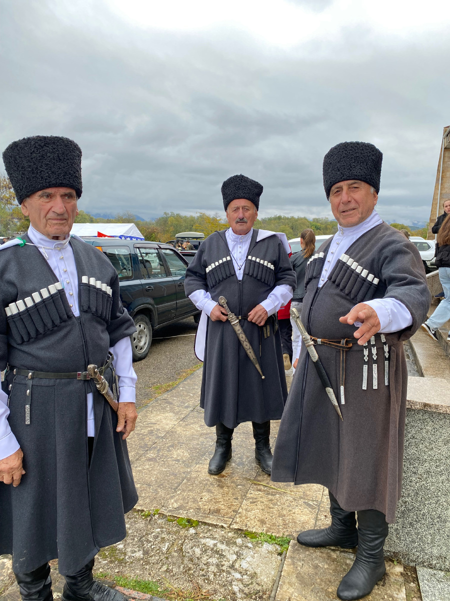 Участники хора , настоящие аксакалы