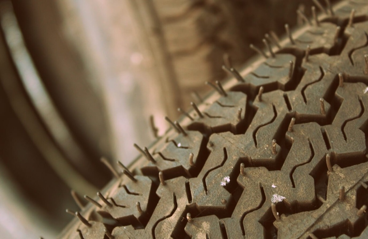    «Усики» на новых шинах ни дня чего не нужны. Источник изображения: drive2.ru