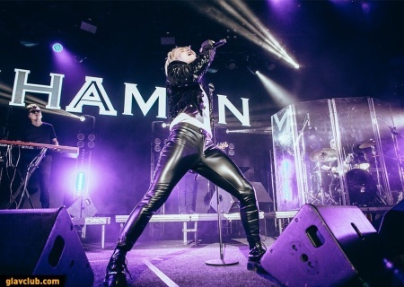    В Госдуме хотят запретить платить артистам из бюджета свыше одного миллиона рублей. Дронов и его секретарь против