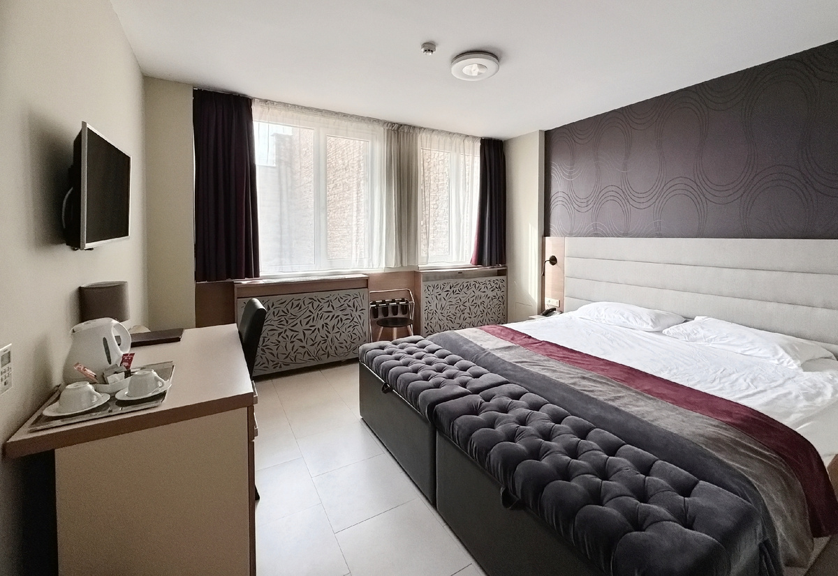 Реклама. ООО «Бронирование гостиниц». ИНН 7703389880