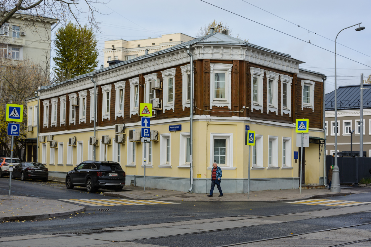 Флигель усадьбы Волкова, ул Новокузнецкая, 26/8, строение 1