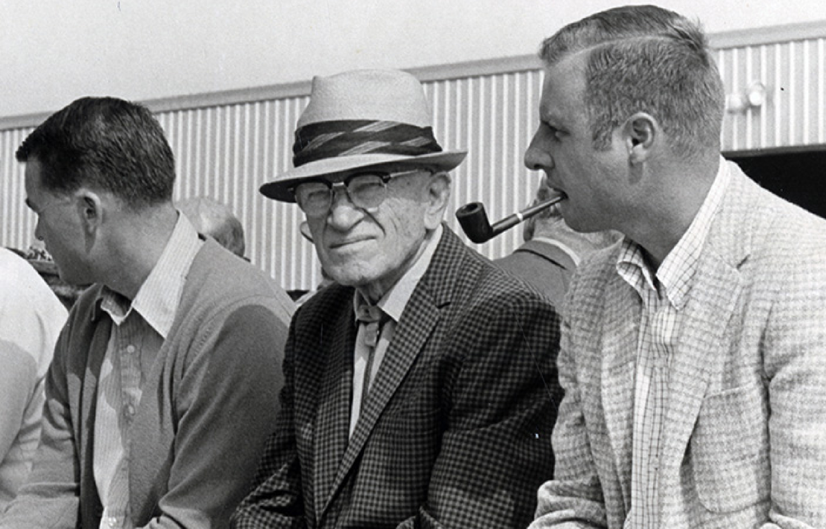 На фото Альберт Джулиус Винглер (посередине)