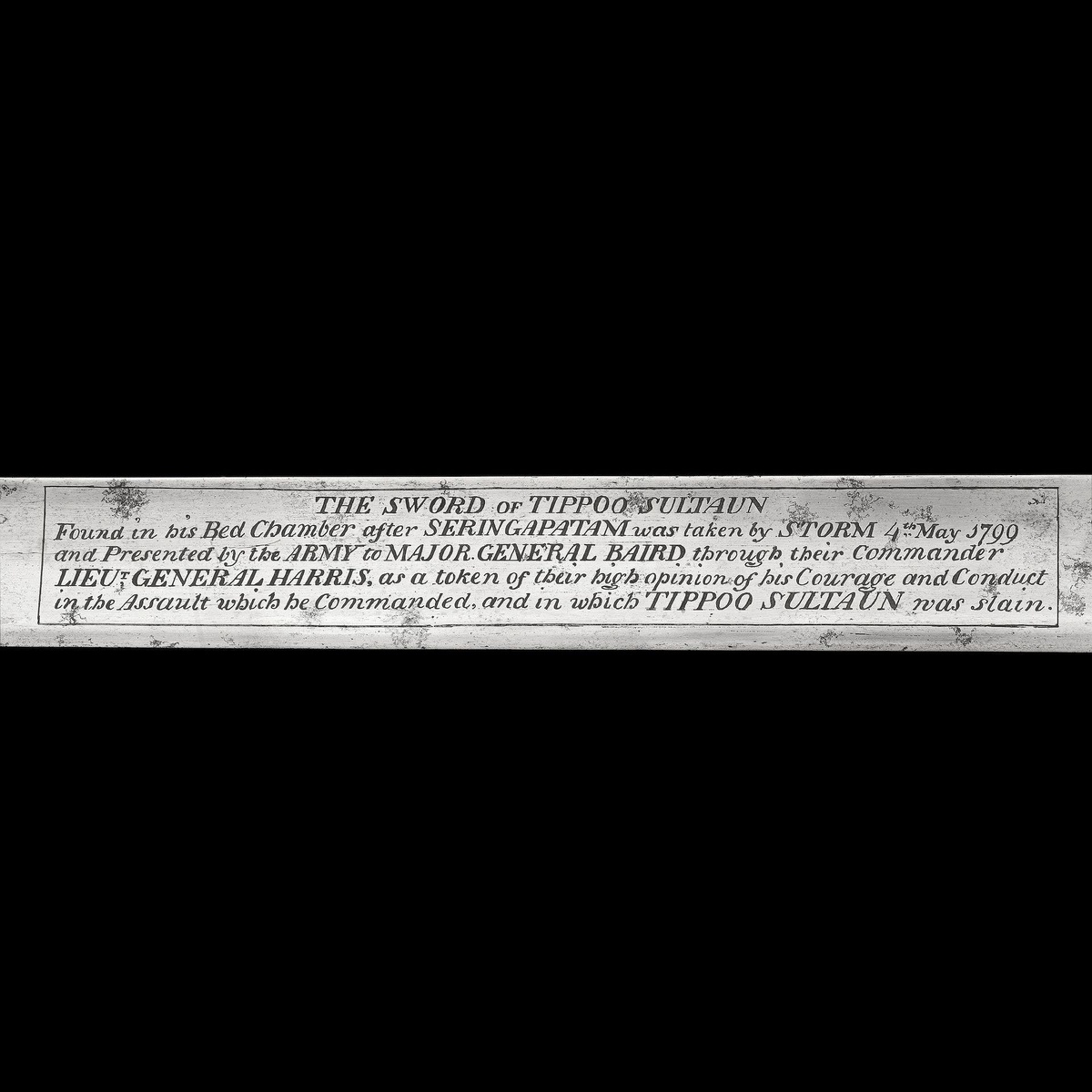 Памятная надпись на клинке о взятии столицы королевства Майсур, Серингапатама и вручении меча генерал-майору Бэрду.