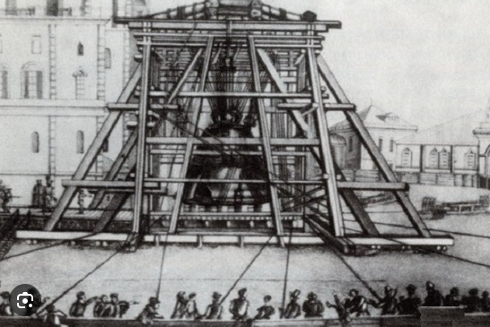 Подъём царь-колокола из литейной ямы. Рисунок из книги 1840-го года