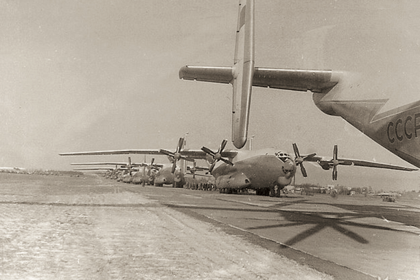 3-й парашютно-десантный батальон «полтинника» на Ташкентском аэродроме. Середина декабря 1979 года