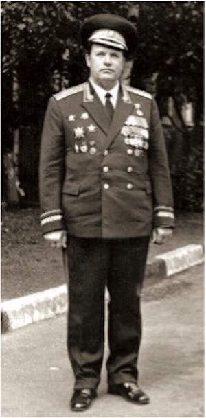 Заместитель командующего  генерал-лейтенант Костылев 