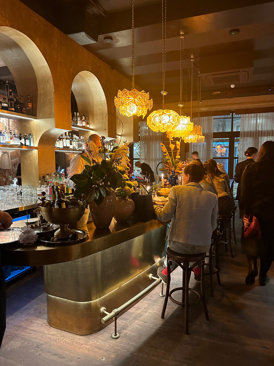 Барная стойка ресторана Salone