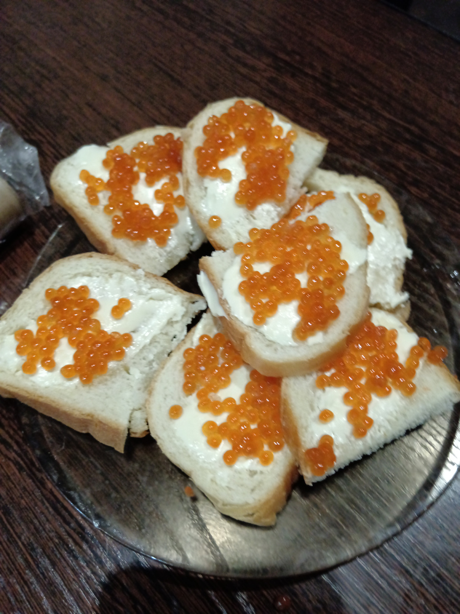 Икру солила сама. Удачно купила рыбку