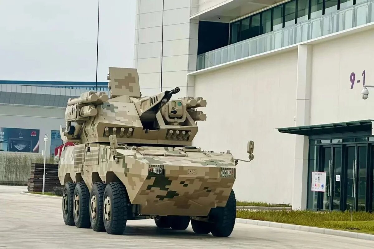 SWS2, также известная как LD35, вооружена 35-мм одноствольной пушкой, установленной в увеличенной дистанционно управляемой башне, которая теперь включает до шести ракет класса «земля-воздух» (SAM), что повышает способность системы поражать как воздушные, так и наземные угрозы. Фото: North Industries (NORINCO)
