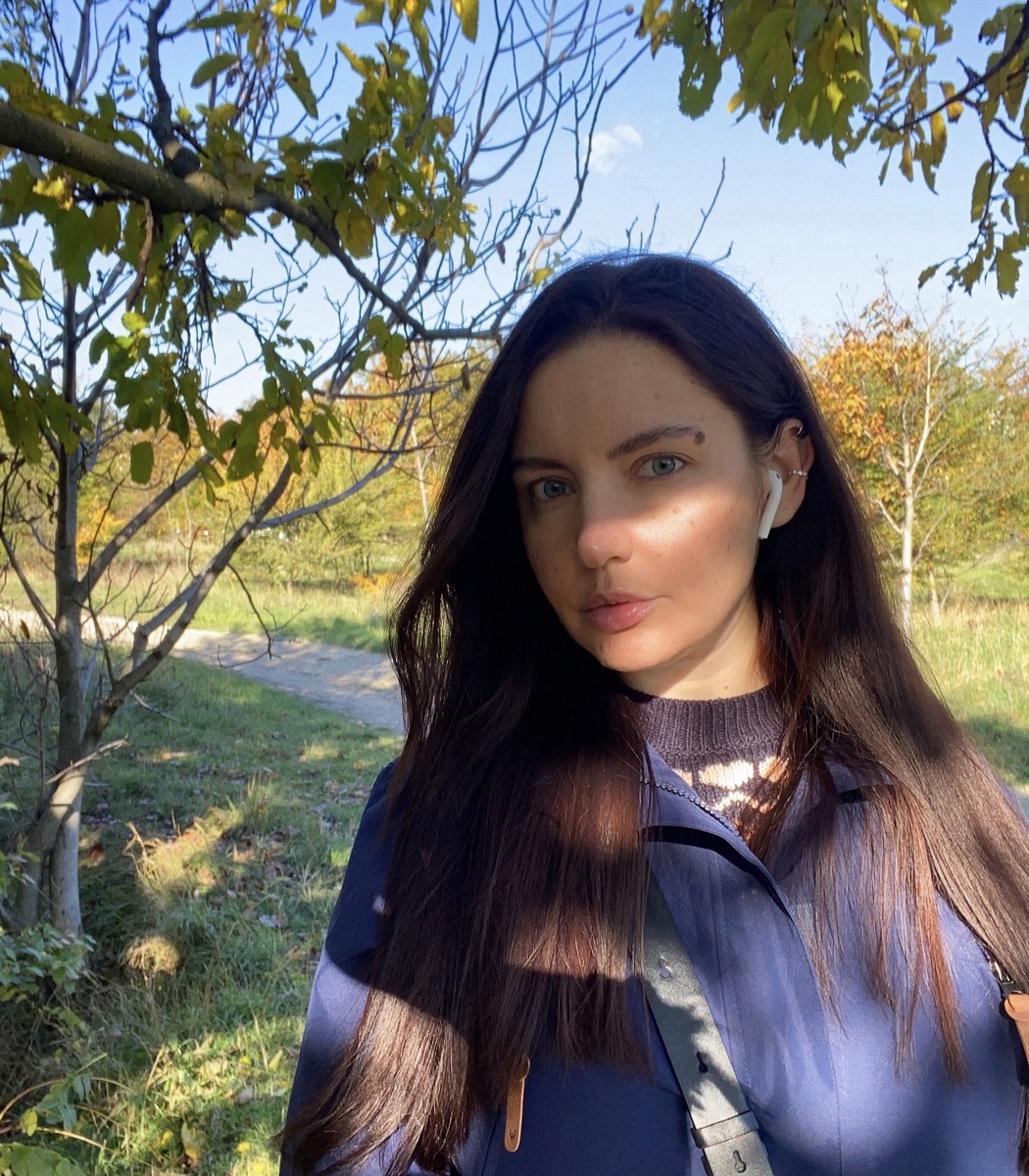 В таком приятном месте писала этот текст, слушала книгу и поняла, что даже после 30 можно не краситься, если в падлу