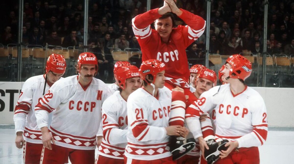 Фото с яндекс.картинки (в красной форме - Г.Цыганков)