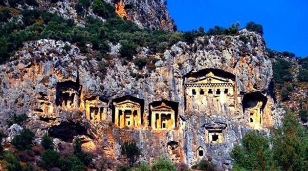Ликийские гробницы. Источник: meridiantt.com