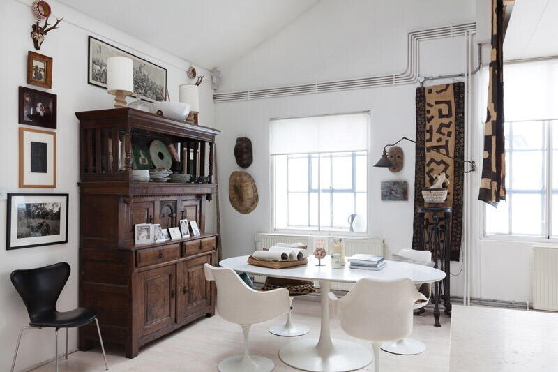 Интерьер с антиквариатом