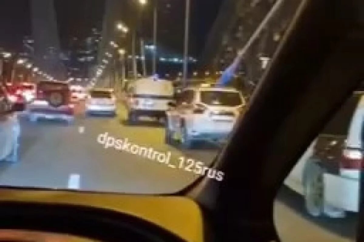    Мосты Владивостока за один день стали местом двух тревожных инцидентов
