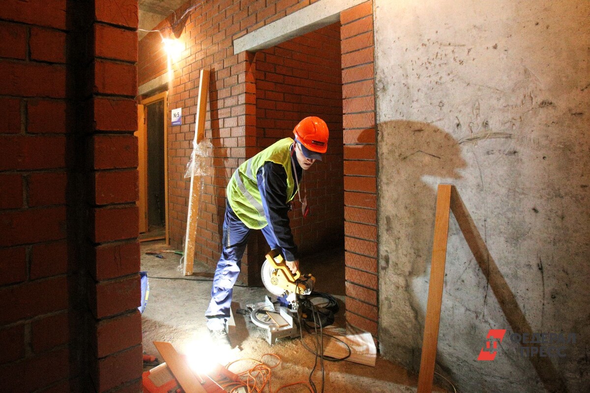 Строителей не хватает больше всего.  Фото: Ольга Юшкова