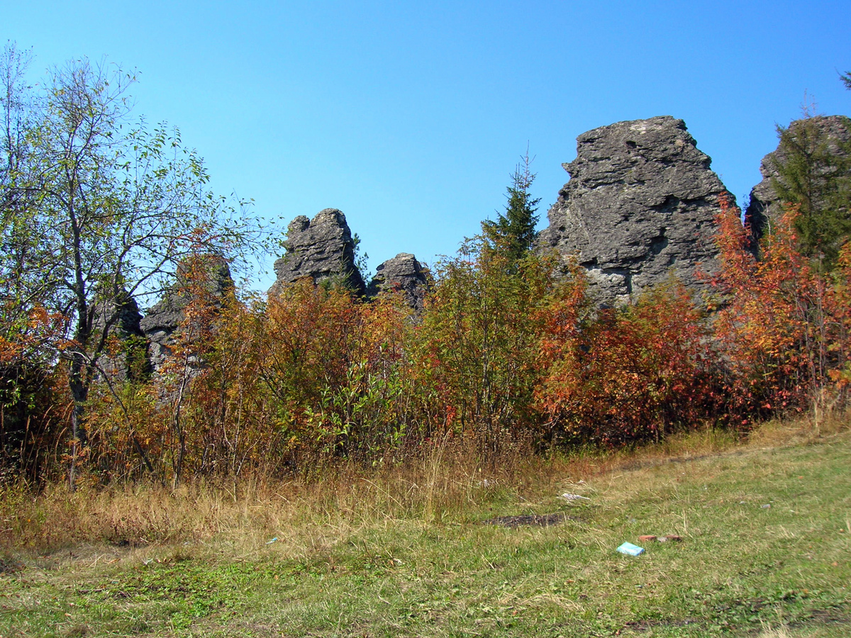 Остатки Великой Уральской Стены Камень Колпаки. (из личного архива автора)