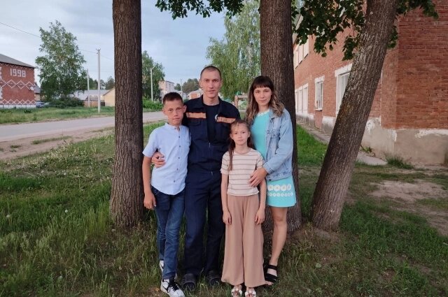    Александра Чучалина – тренер по лыжным гонкам в Вавожской спортивной школе, её муж Иван – водитель в пожарной части. Фото: Из личного архивa/ Александра Чучалина