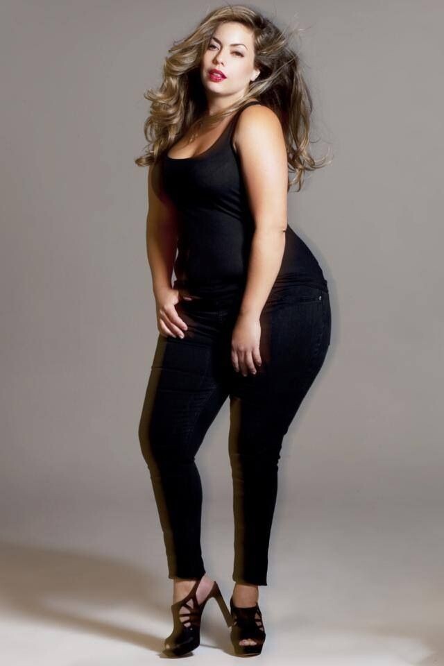 На фото plus-size модель Флавия Ласерда