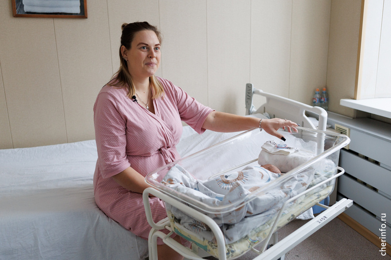    В конце октября городской родильный дом отметил 65-летие. С 1959 года врачи медучреждения приняли больше 400 тысяч детей.