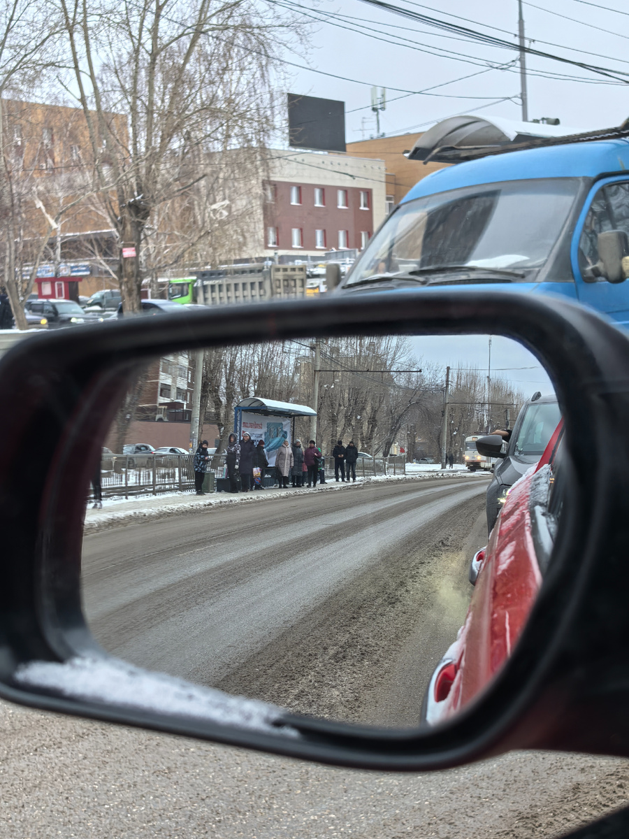 В ожидании транспорта