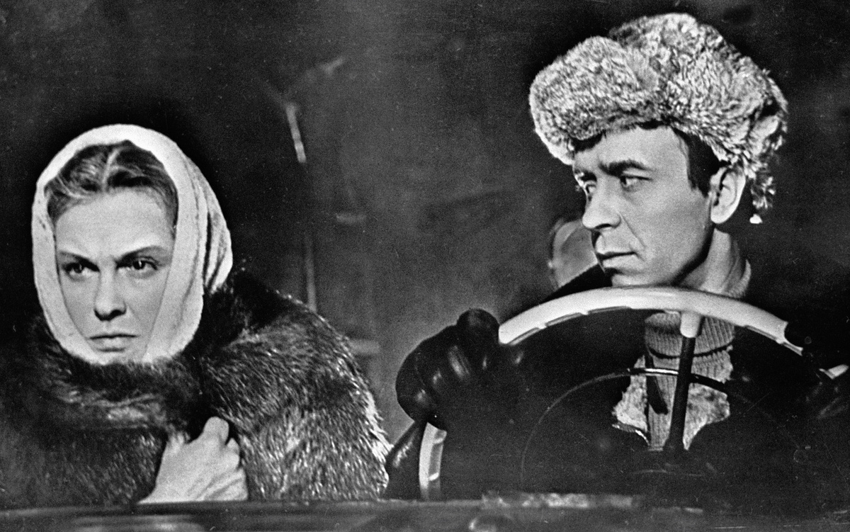    Олег Борисов родился 8 ноября 1929 года в одном из посёлков Ивановской области. Его отец работал директором сельскохозяйственного техникума, а мать была агрономом. Имя актёра по паспорту — Альберт. Так его назвали в честь посетившего СССР бельгийского принца / РИА Новости