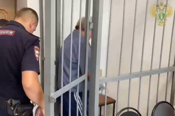    За попытку застрелить сына житель Соль-Илецка предстанет перед судом