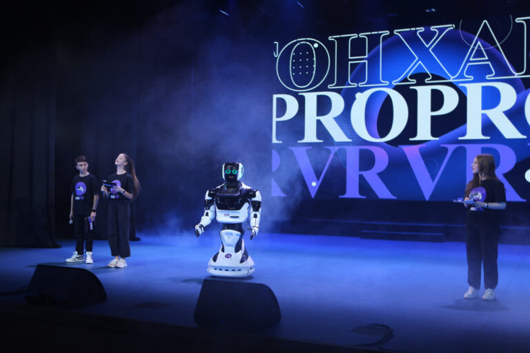    В Оренбурге проходит Всероссийский хакатон «ProVR» «О»