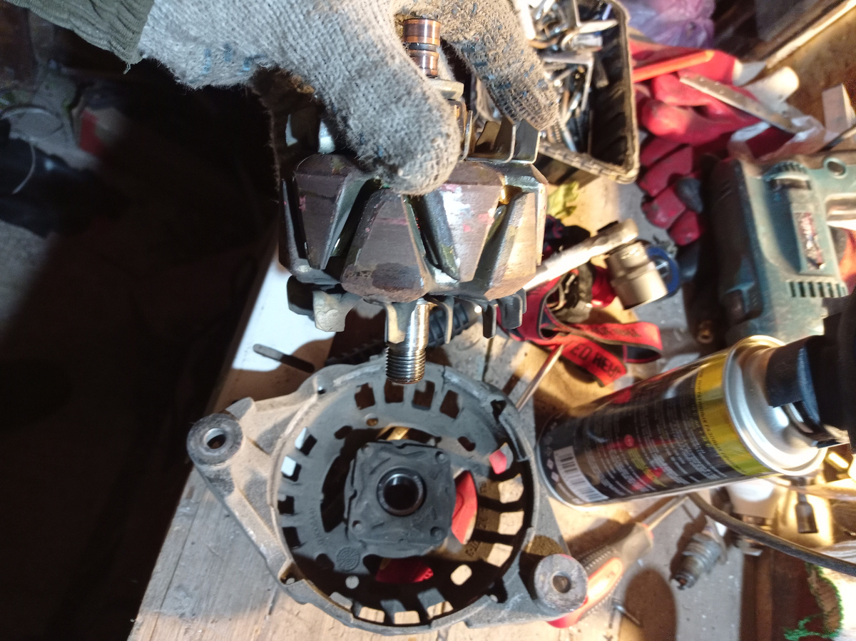 Всегда любил посмотреть, а что там внутри 😀