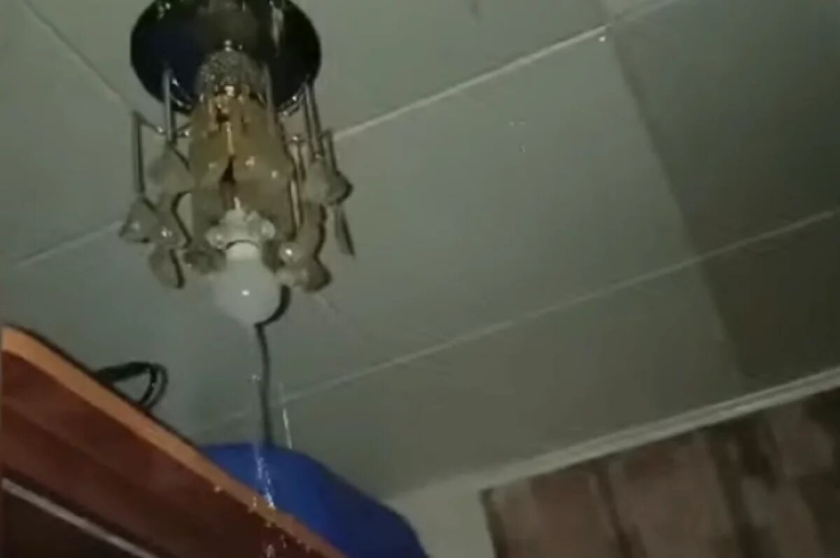    В Чебаркуле жилой дом в ДОСе остался без света и тепла после потопа