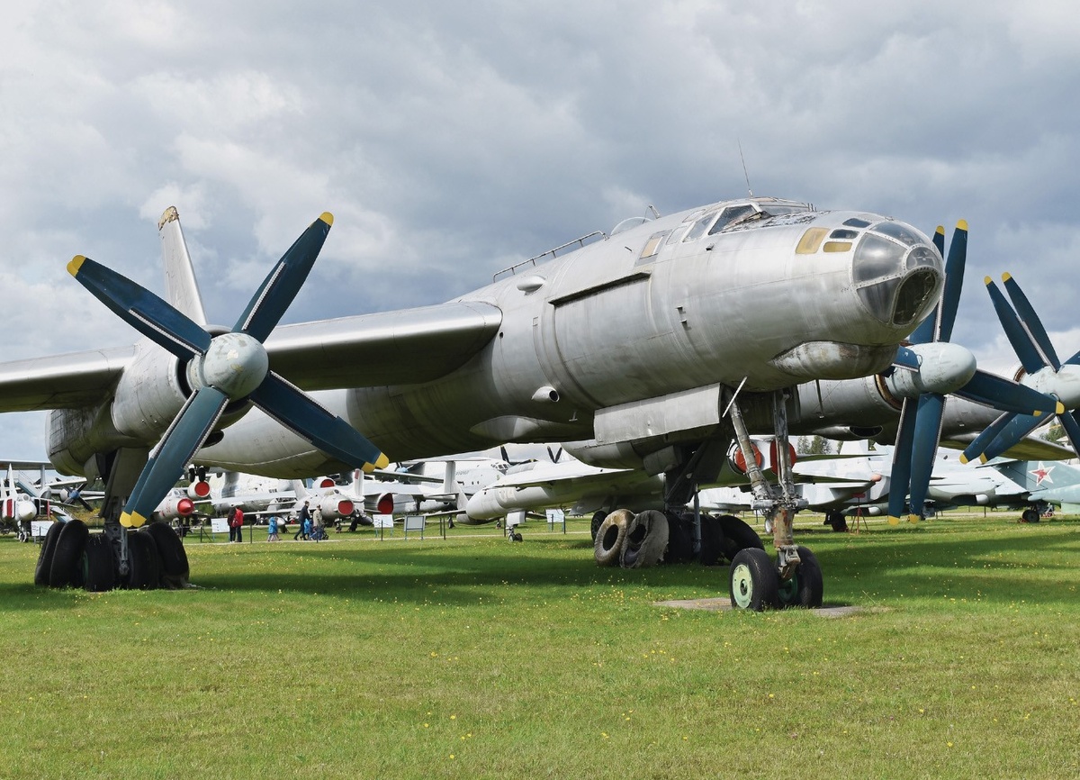 Картинка из свободных источников. Ту-95