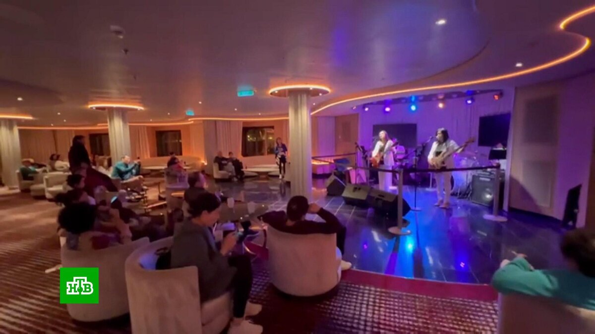    В Японии 600 российских туристов застряли на круизном лайнере