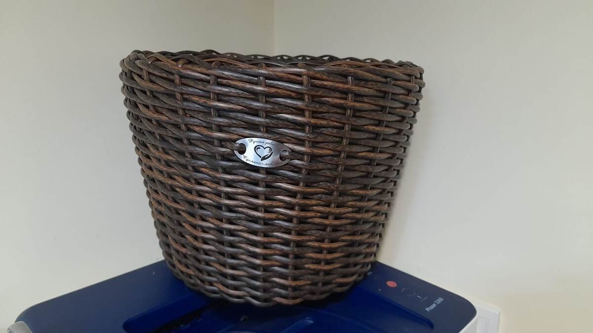 Дневник начинающего мастера: первое кашпо из ротанга