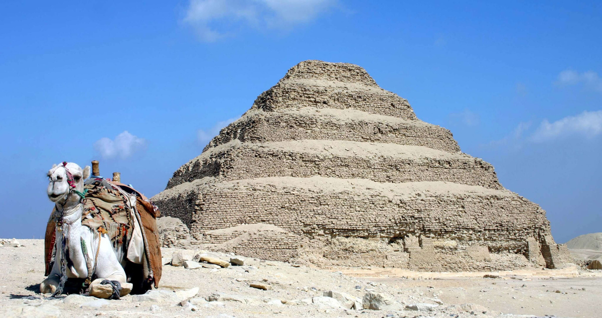 Ступенчатая пирамида в Саккаре.
