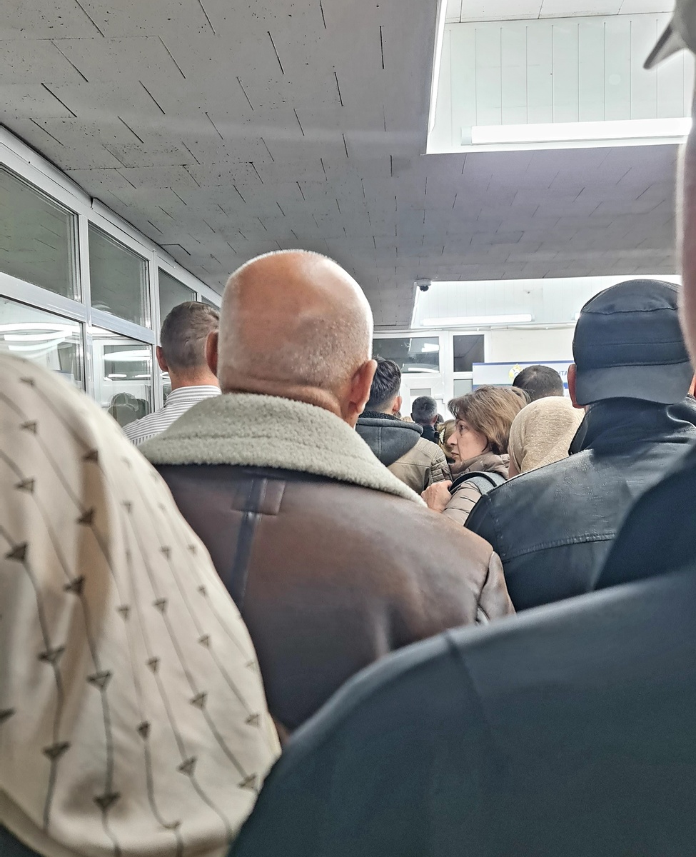 Очередь на границе. Аэропорт Ставрополь