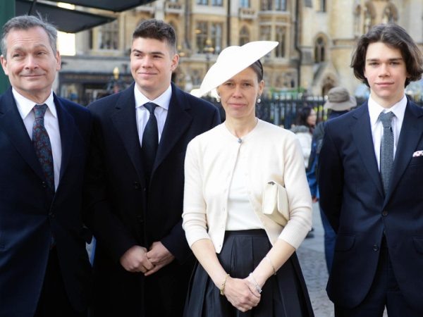    С родителями и братом