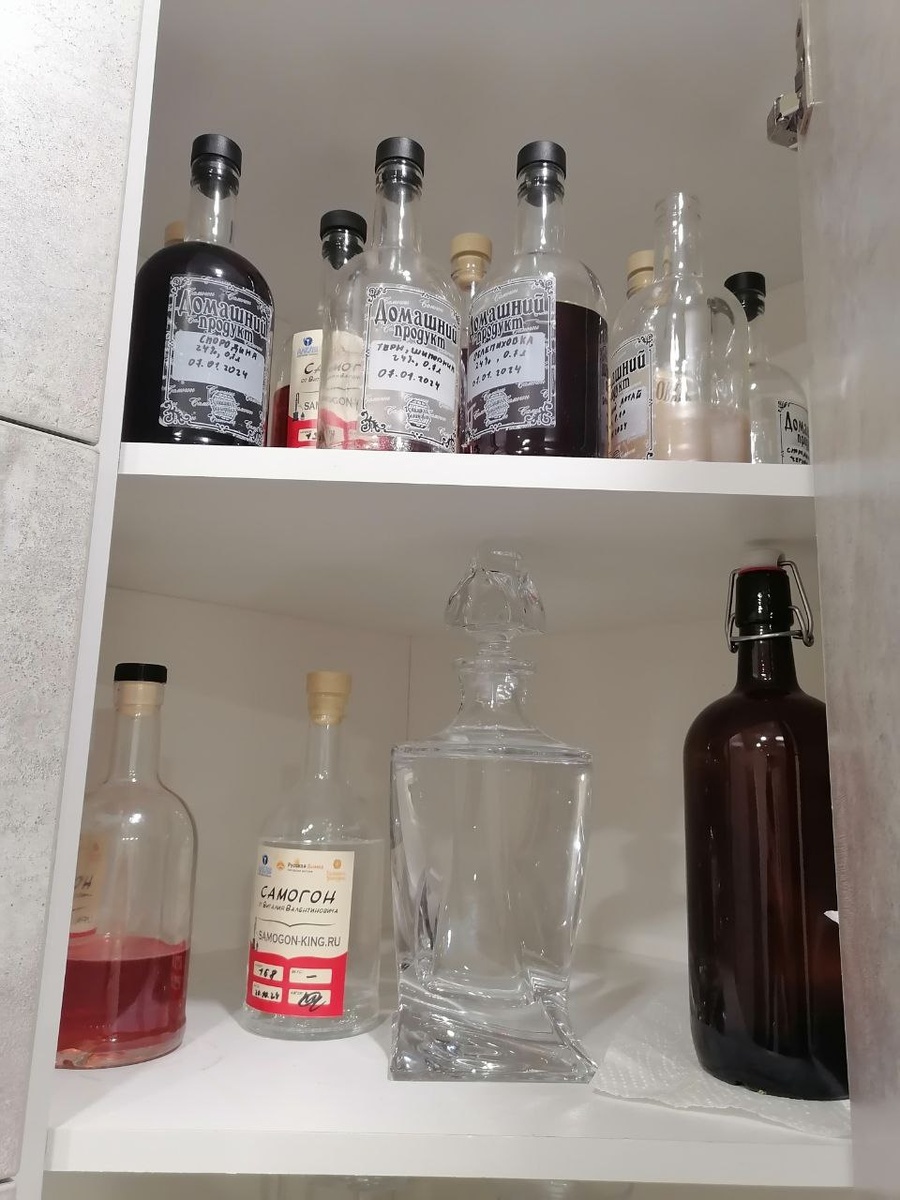 Стратегические запасы напитков на все случаи жизни (половины уже нет).