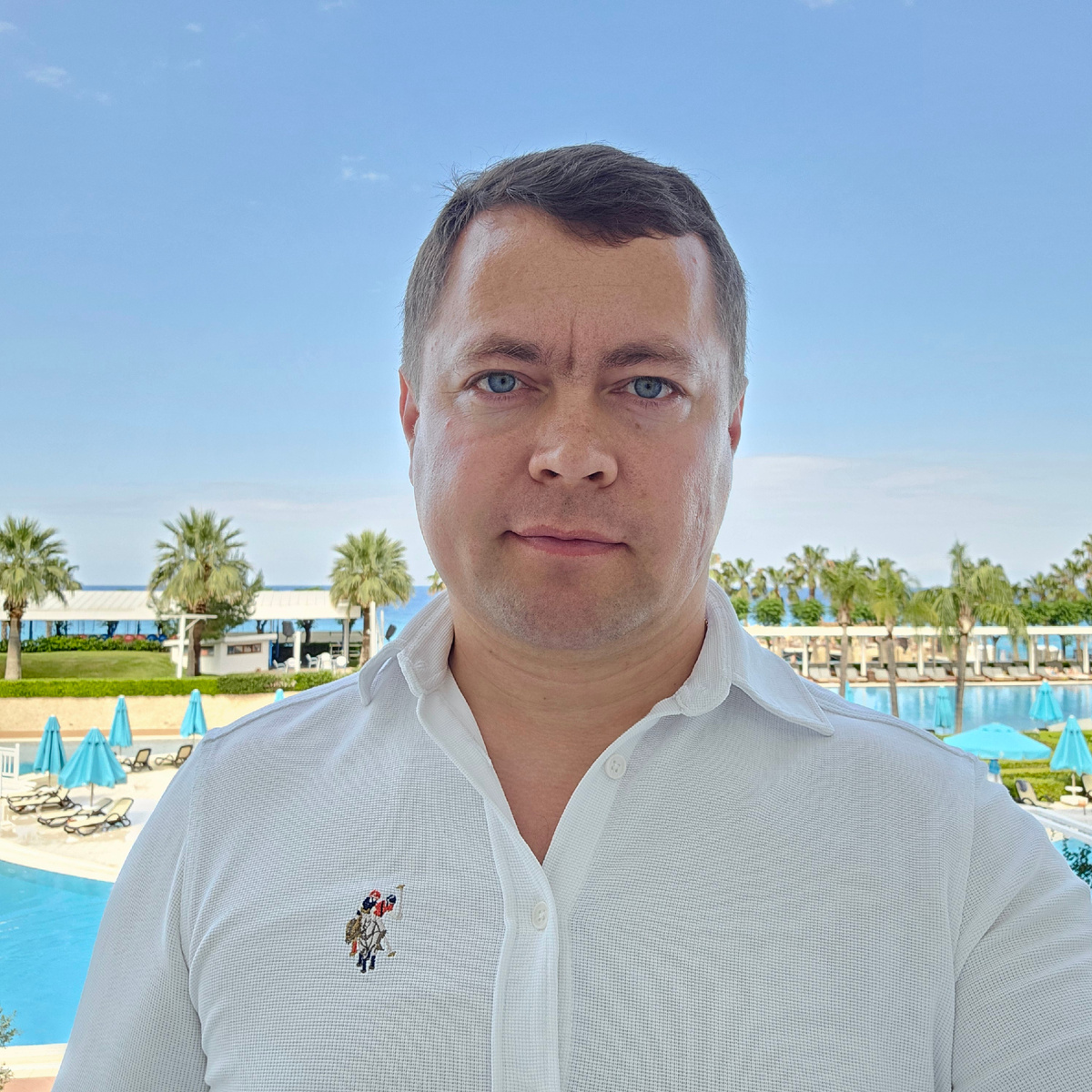 Фото из личного архива. Пешехонов Виктор - Директор Агентства недвижимости Белый город (White city). Управляющей компании «Недвикс».