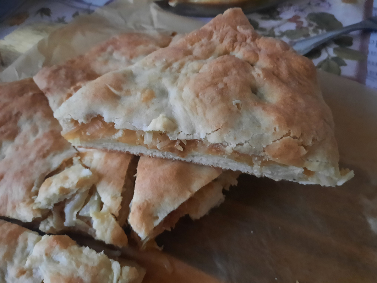 Пирог на скорую руку из того, чтобы было в морозилке плюс капуста.