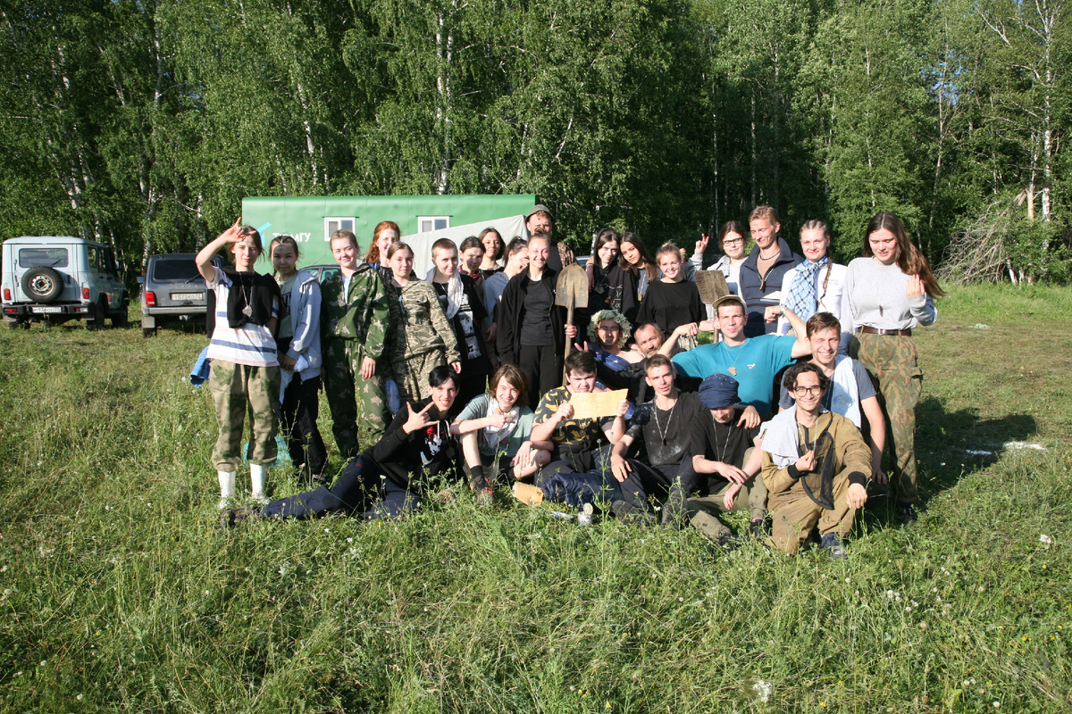 Традиционное общее фото участников экспедиции. Автор фото: М. М. Проконова