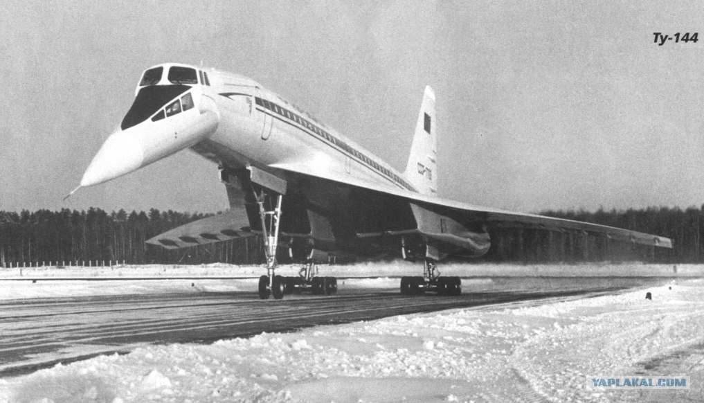 Красивый самолёт и летает красиво